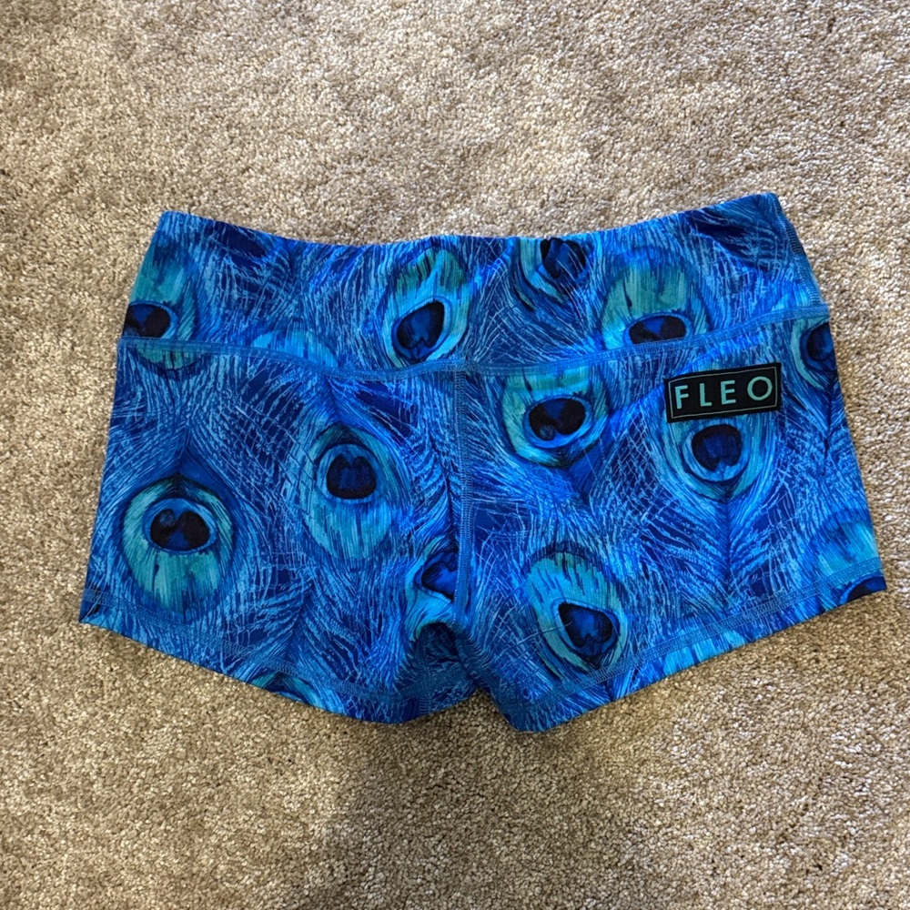 Fleo Peacock Feather Patterned Shorts